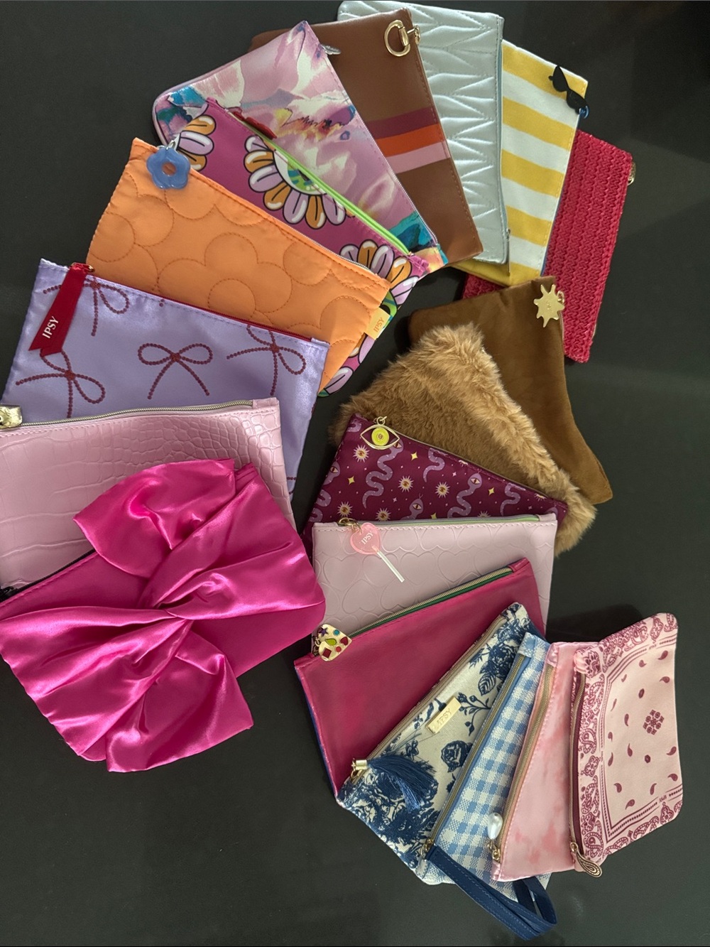 19 Ipsy bags 🛍️ empty